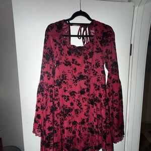 Chic Long Sleeve Floral Dress - Red and Black